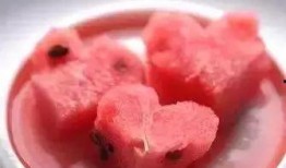 月经来时可以吃瓜吗,瓜类食物的食用指南”
