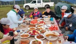 伊犁吃瓜群众,吃瓜群众的夏日盛宴