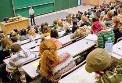 吃瓜群众利己主义者,揭秘他们的心理与行为模式