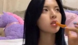 吃瓜少女吐泡泡视频,揭秘网络短视频的趣味魅力