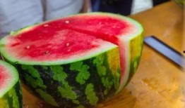 大东家花香吃瓜,一场别开生面的吃瓜盛宴