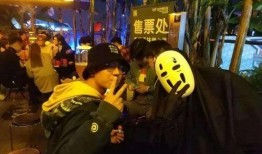 海伦司酒馆吃瓜事件