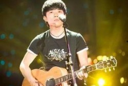 赵雷吃瓜照片,捕捉娱乐圈最新热点