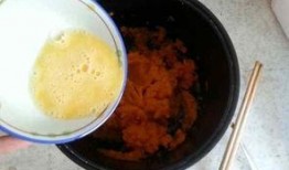 吃瓜直播吃麻花,麻花美食享不停