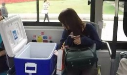 国外吃瓜整蛊,揭秘国外吃瓜整蛊背后的疯狂故事