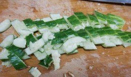 濑瓜凉拌怎么吃,夏日清爽开胃的夏日美食新体验