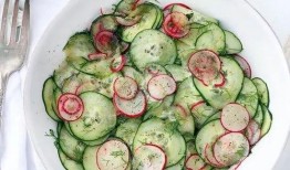 带你吃瓜金小鸡,金小鸡带你领略带你吃瓜的欢乐时光