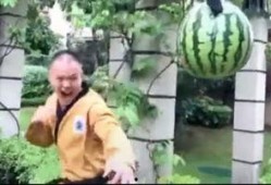 余昌华田野吃瓜,一场别开生面的吃瓜盛宴