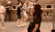 小哥吃瓜现场视频,揭秘娱乐圈幕后真相