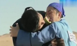 韩国恶搞吃瓜综艺,吃瓜群众笑翻全场，揭秘韩国综艺搞笑背后的秘密