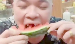 吃瓜艺术照片,吃瓜艺术照片背后的趣味解读