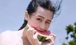 吃瓜微信女图,揭秘吃瓜女图背后的网络热议现象